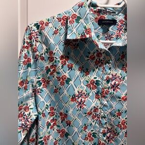 Lands End Floral Patterned buttoned Blouse size L no iron supima cotton